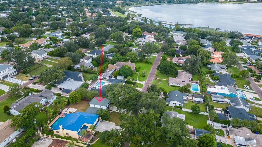 Proximity to Lake Hollingsworth