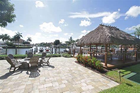 Vanderbilt marina and tiki lounge