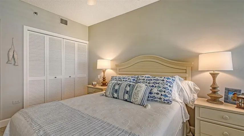 Guest bedroom