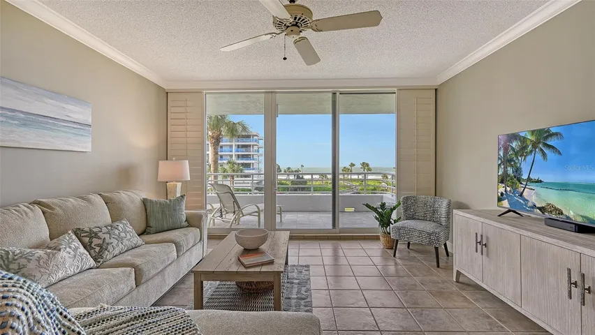 Living room/view