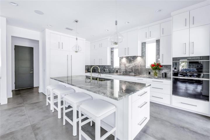 CHEF'S KITCHEN