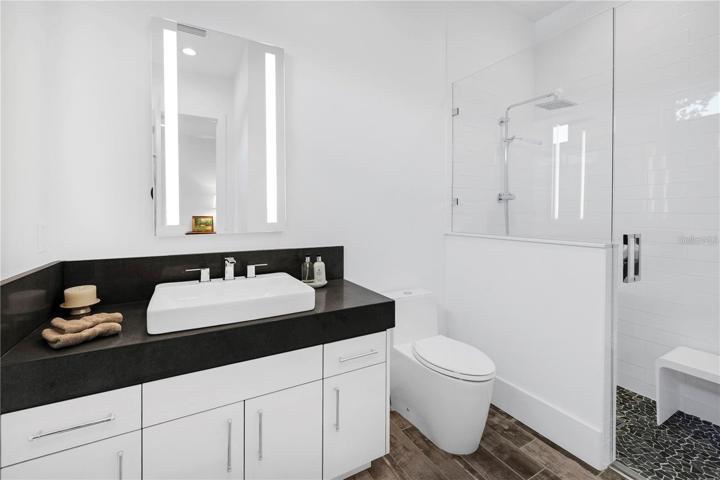 THIRD BEDROOM'S IN-SUITE BATH