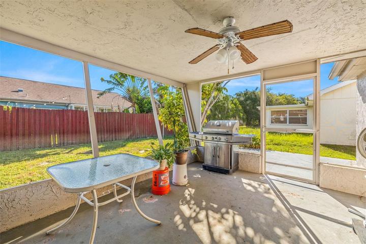 Screened in lanai for that outdoor Florida living!