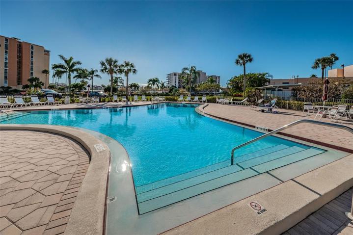 Bay Island pool
