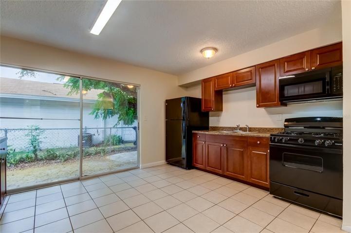 Kitchen - Right View