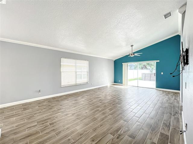 Livingroom/Dining room 2