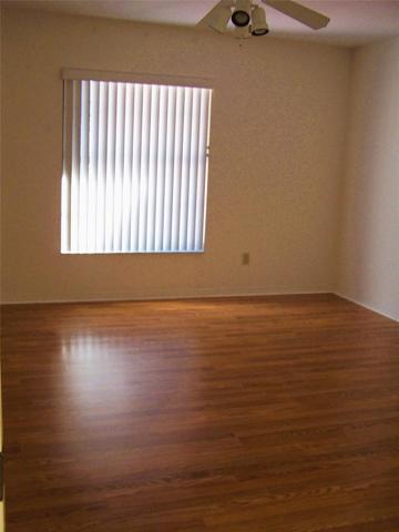 Master Bedroom(13 1/2 X 14)