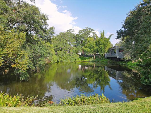Another view of the lake Estelle.