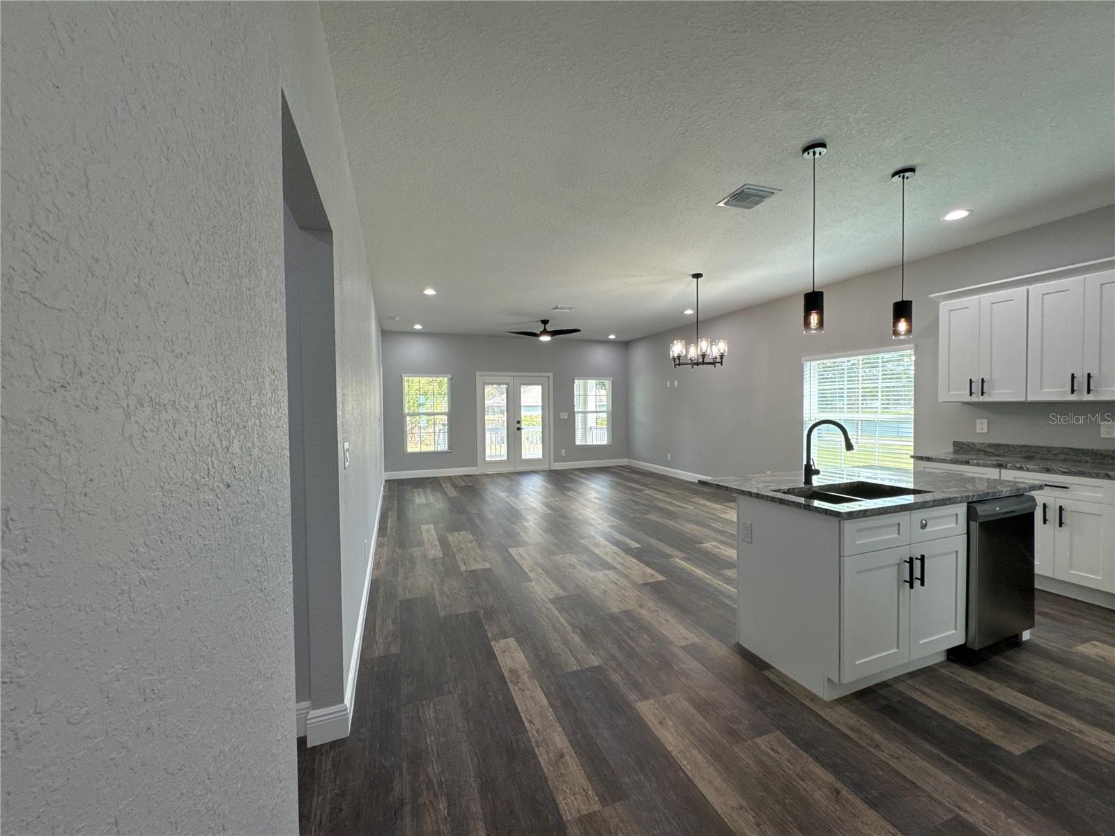 Kitchen, Family Room / Dining Room Combo