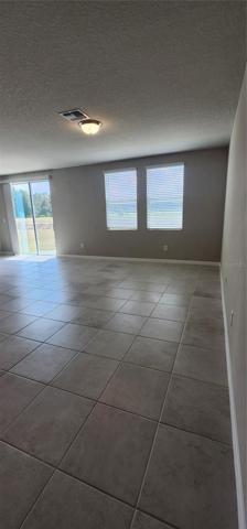 Living/dinning room combo