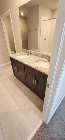 Master Bathroom w/ dual sinks