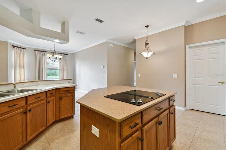 KITCHEN ISLAND