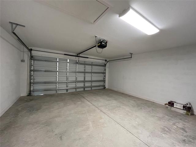 Garage - 2 car