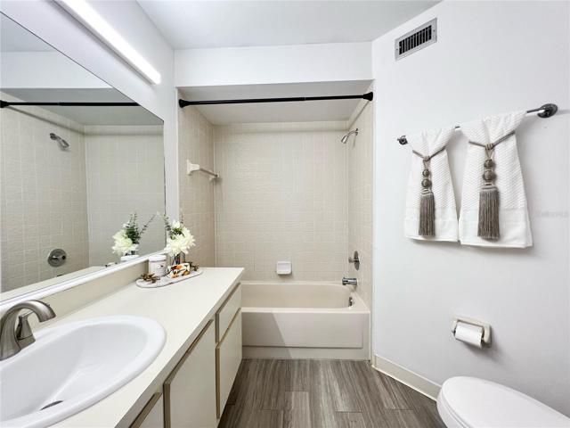 Large En-suite