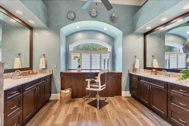 Dual His/Her vanities in Master Bath