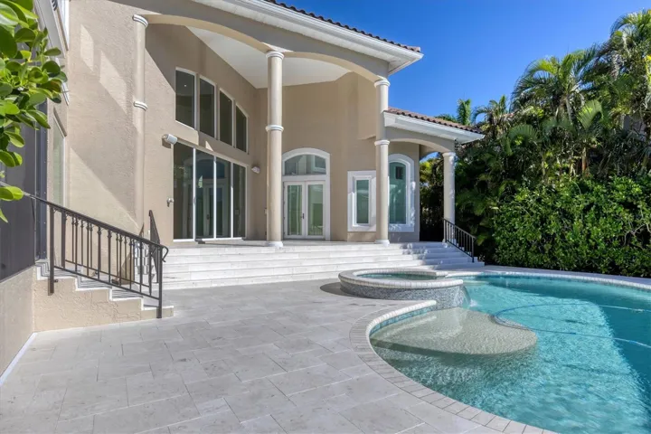 Access to pool area from covered Lanai