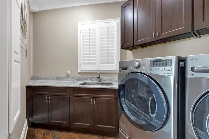 Oversized Laundry Room on main level