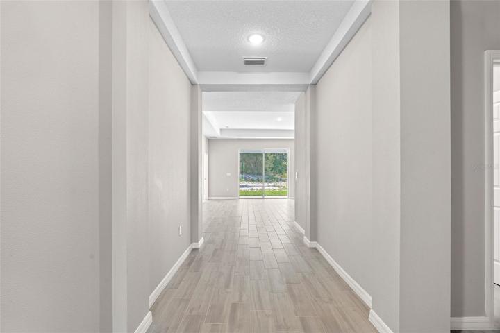 entry - facing interior