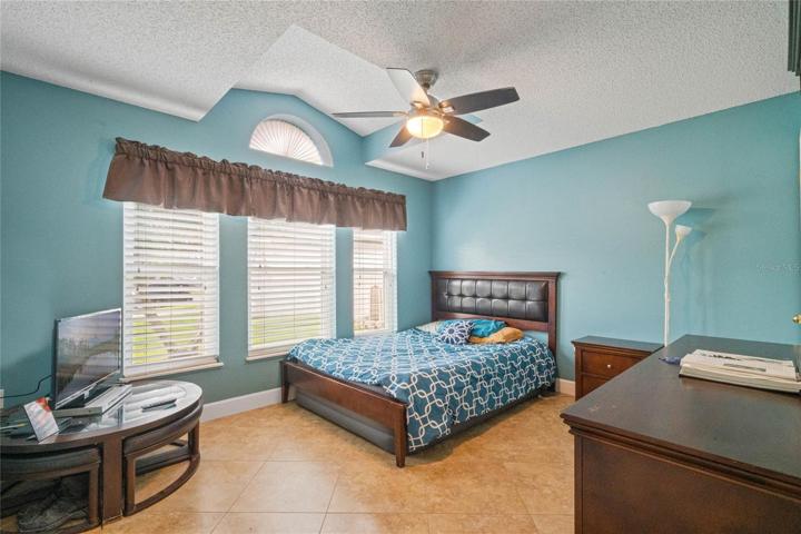 Front bedroom facing street has walk-in closet