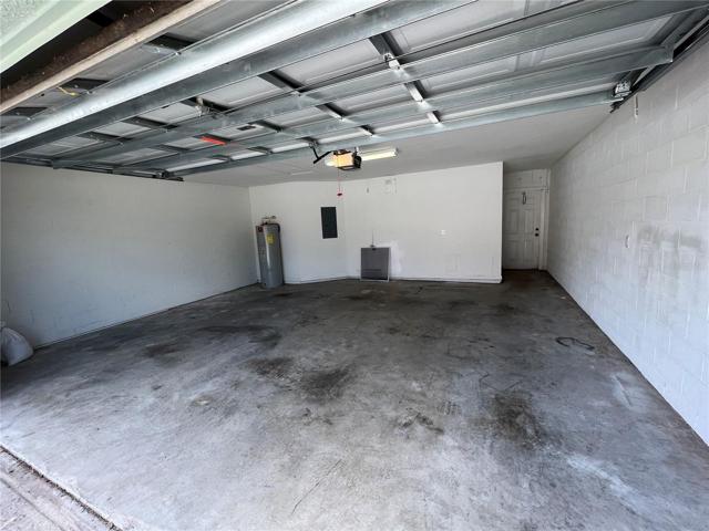 Large Garage (Rear Entry)