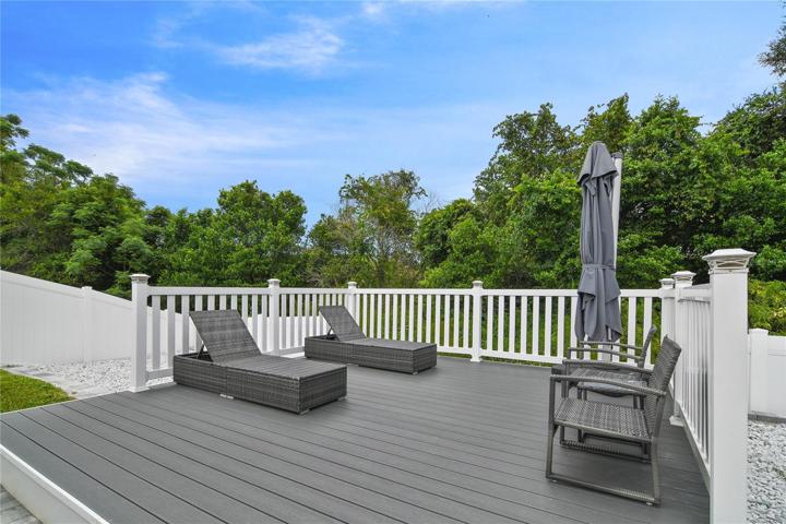 DECK.