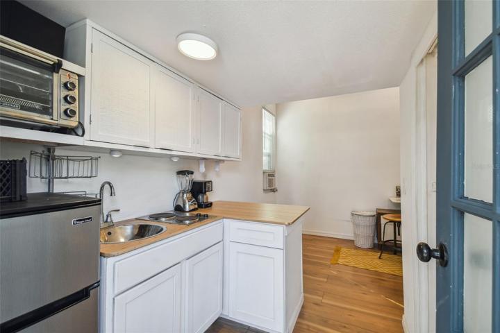 Tiny House Kitchenette