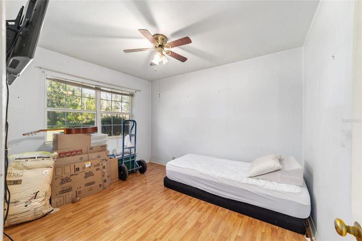 Guest bedroom