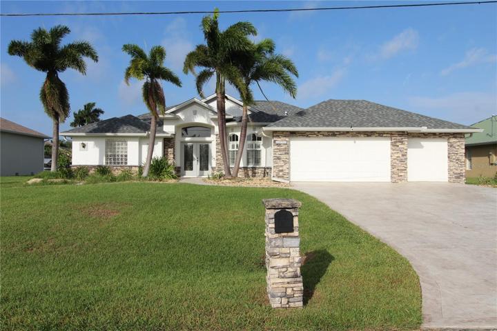 Beautiful 3 Bedroom, 2 Bath, 3 Car Garage Waterfront Pool/Spa Home.....boat access out to the Myakka River to the Gulf of Mexico...