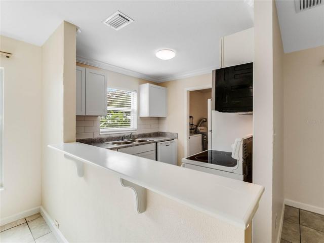 Completely renovated Kitchen with bar!