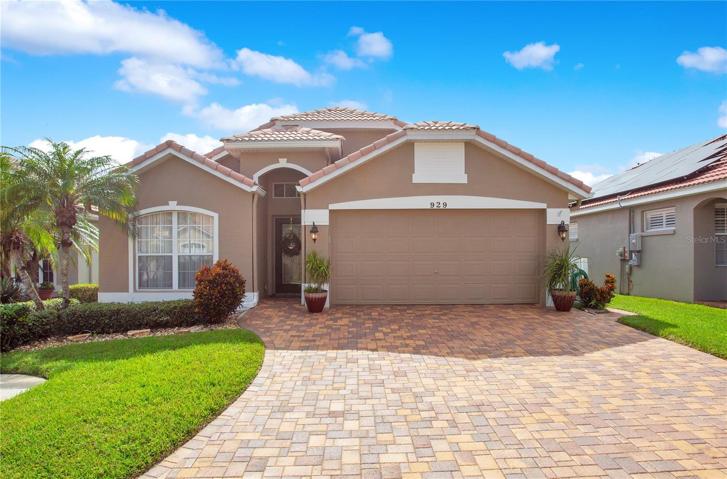 Welcome home to 929 Old White Way