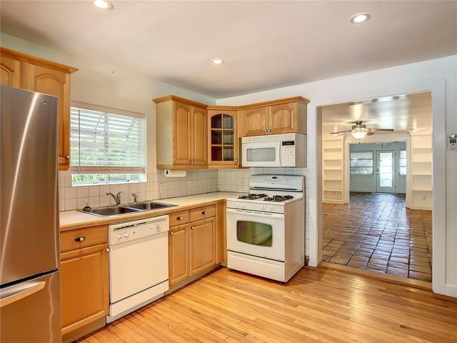 Another view of kitchen. That's a gas range.