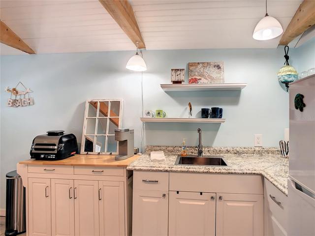 Other side of kitchenette in Studio Cottage
