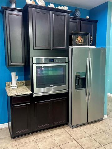 Built In Oven and Refridgerator