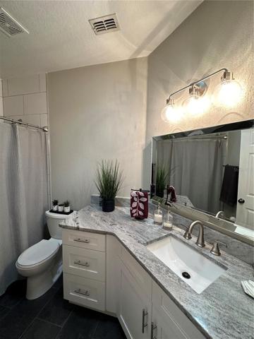Upstairs Hallway Full Bathroom