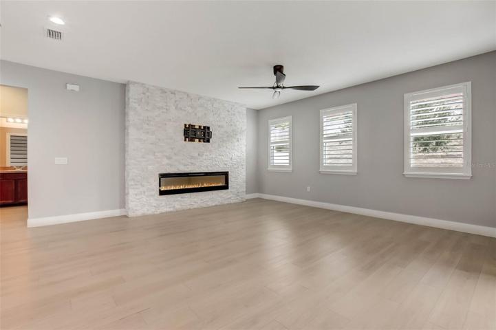Family/Great Room-Center View