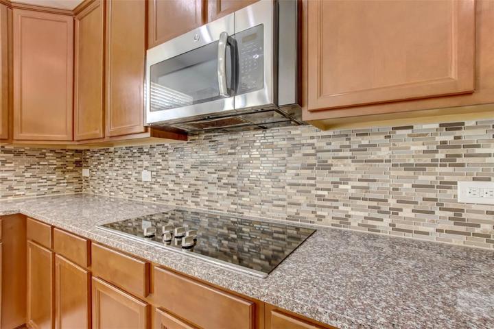 Kitchen-Center Right View
