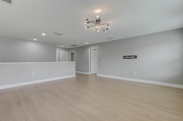 Over-sized Loft-Center View-1