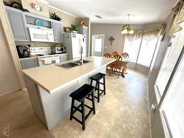 ISLAND BREAKFAST BAR