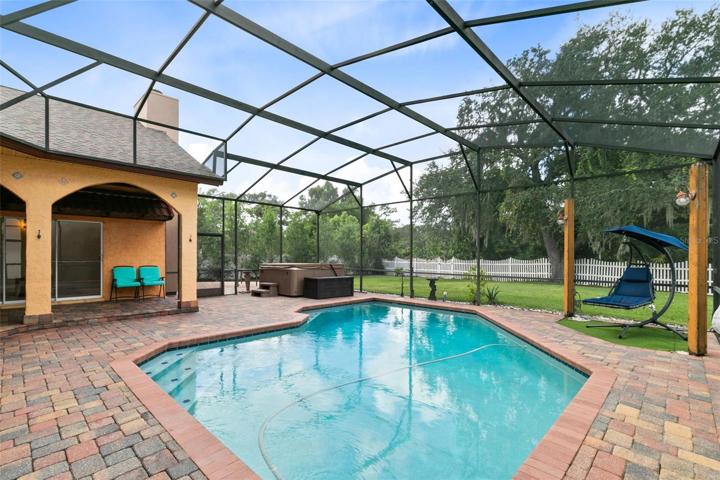 Screened-In Pool