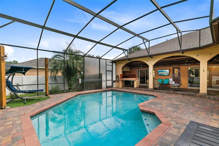 Screened-In Pool
