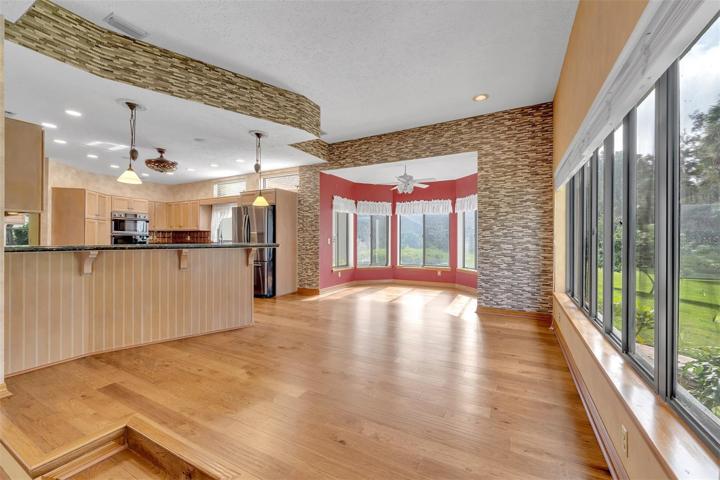 Eat-in kitchen with additional space