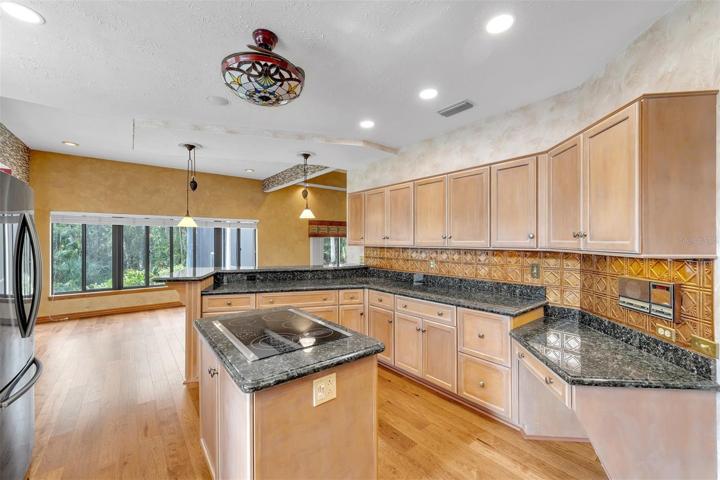 Ample counter and cabinets