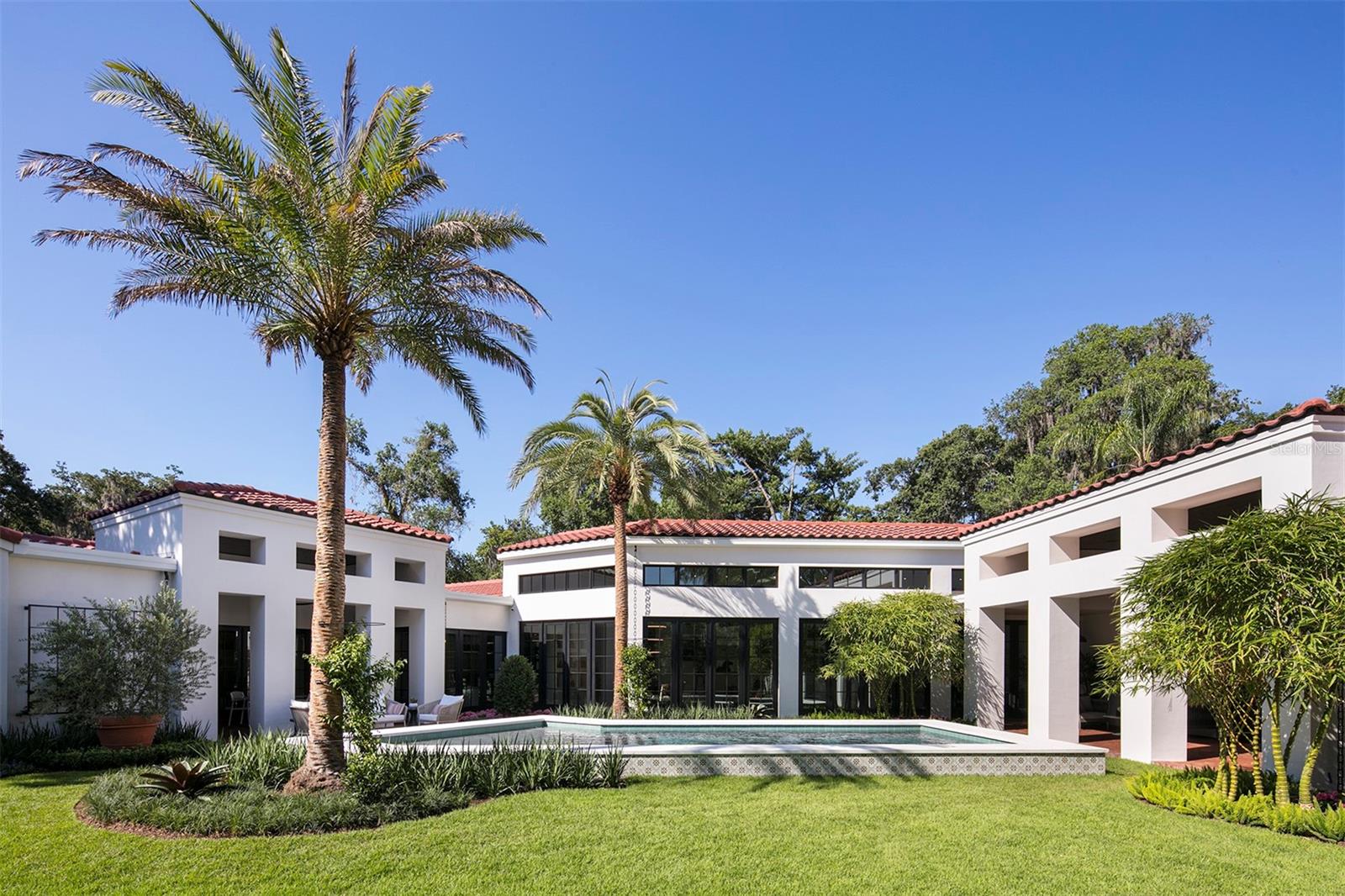 Back Exterior/Grounds