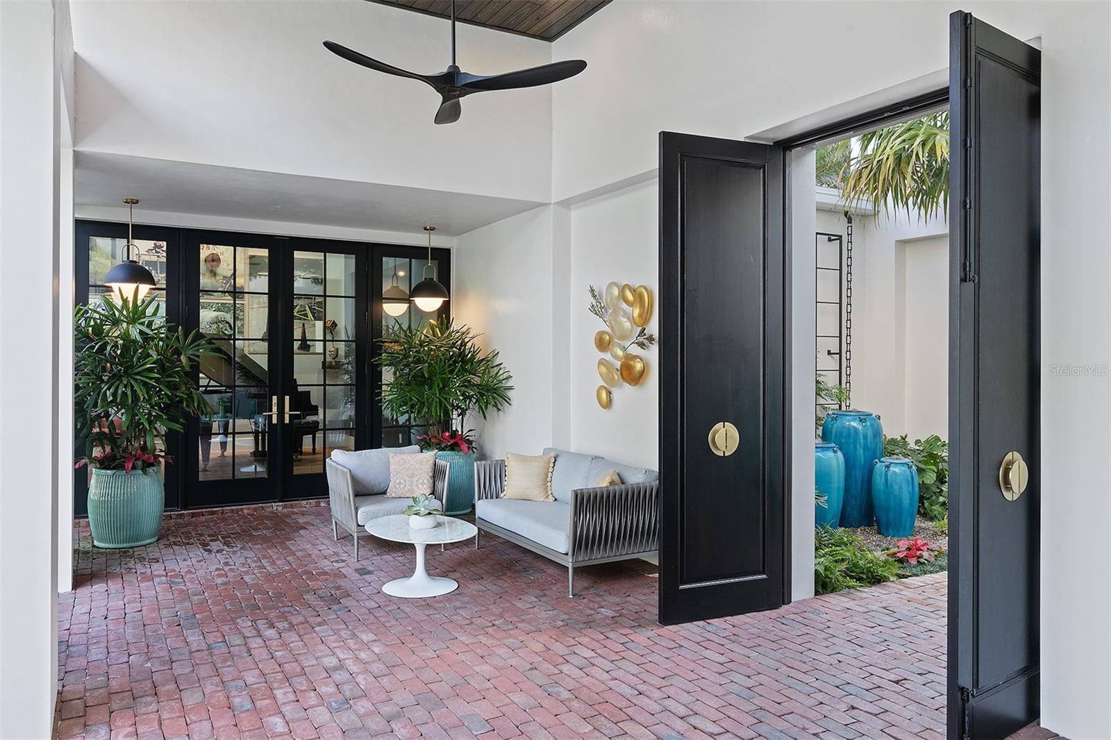 Verandah/Courtyard