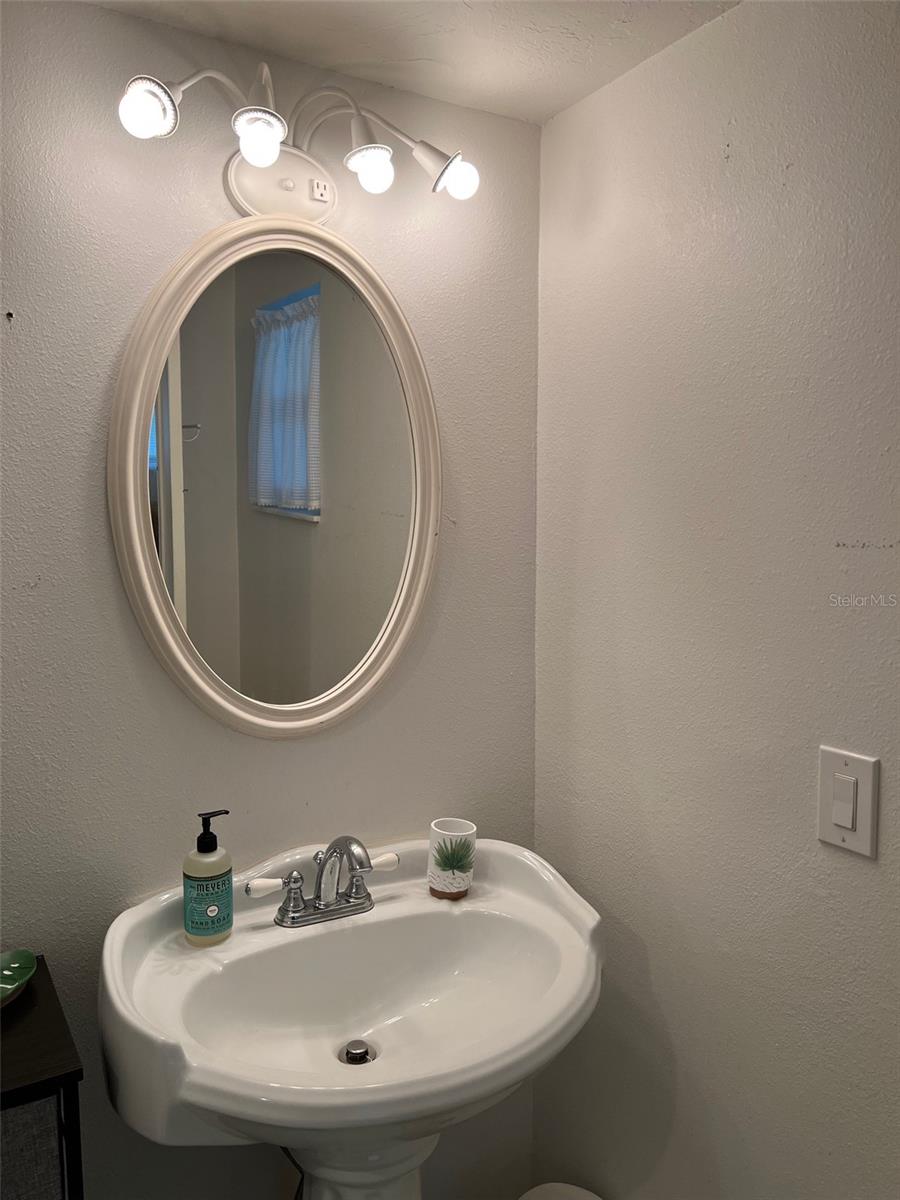 Englewood, Florida 34223, 2 Bedrooms Bedrooms, 0 ,3 BathroomsBathrooms,Residential Lease,For Rent,NEW POINT COMFORT,0,D6132730
