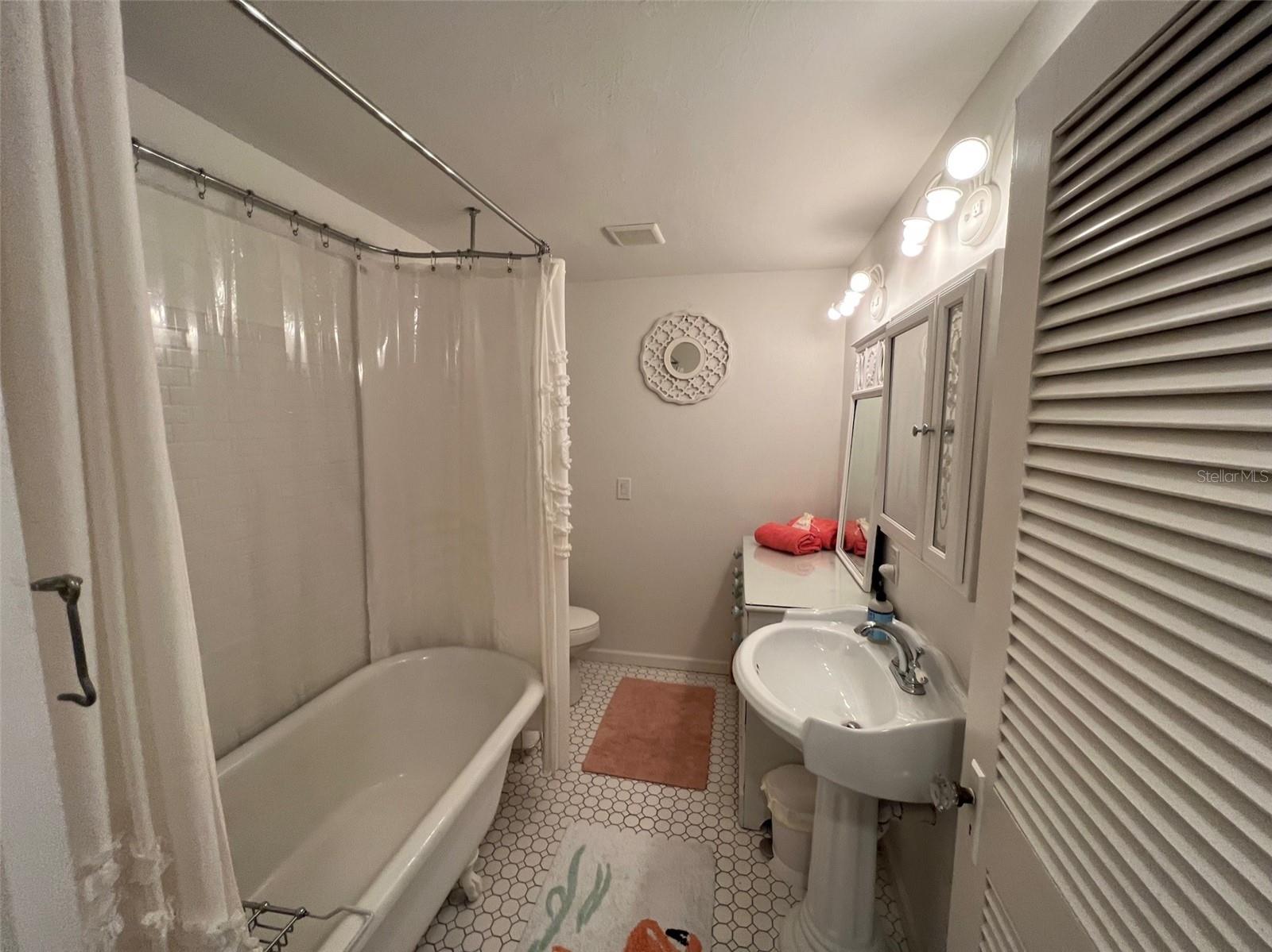 Englewood, Florida 34223, 2 Bedrooms Bedrooms, 0 ,3 BathroomsBathrooms,Residential Lease,For Rent,NEW POINT COMFORT,0,D6132730