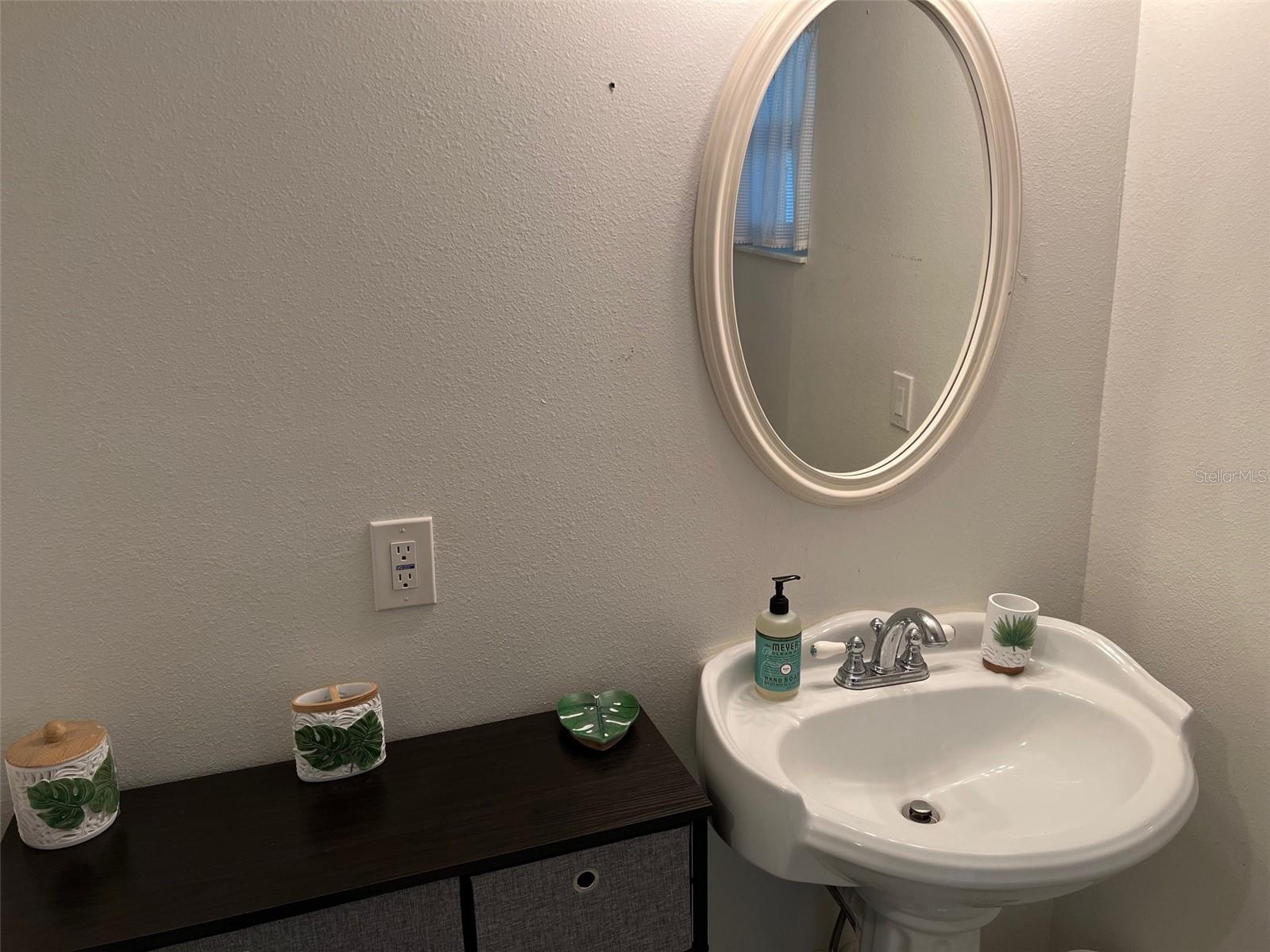 Englewood, Florida 34223, 2 Bedrooms Bedrooms, 0 ,3 BathroomsBathrooms,Residential Lease,For Rent,NEW POINT COMFORT,0,D6132730