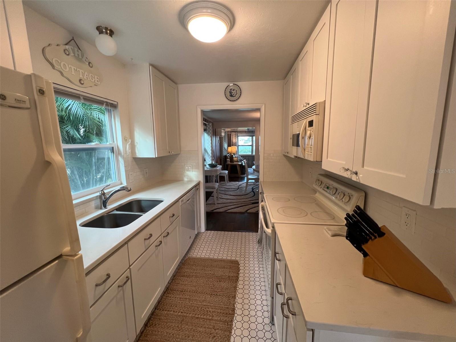 Englewood, Florida 34223, 2 Bedrooms Bedrooms, 0 ,3 BathroomsBathrooms,Residential Lease,For Rent,NEW POINT COMFORT,0,D6132730