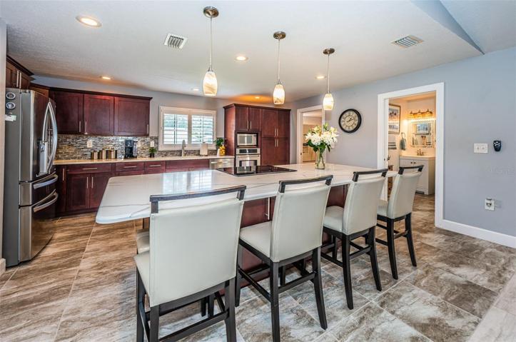 Kitchen Breakfast Bar