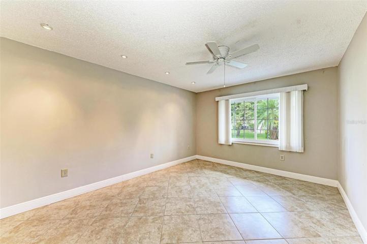 Master Bedroom, Sheer verticals, recessed lights
